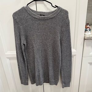 H&M grey crewneck sweater